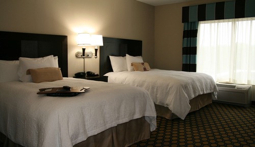 Habitación, 2 camas dobles, accesible para personas con discapacidad, bañera (Mobility & Hearing)