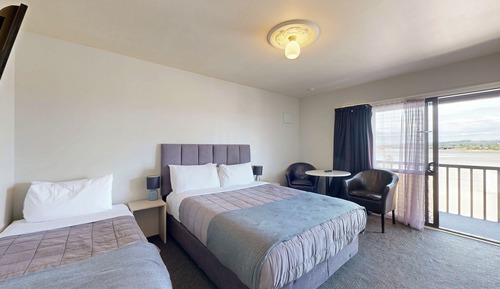 Estudio (Ground Studio Twin )