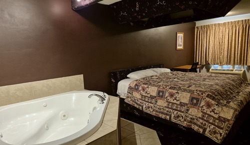 Habitación estándar, 1 cama de matrimonio grande, no fumadores (Jetted Tub)
