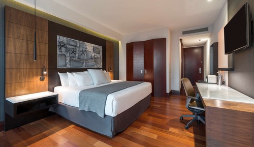 Habitación superior con 1 cama doble o 2 individuales