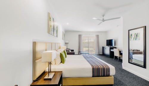 Habitación, 1 cama de matrimonio grande, vistas al jardín