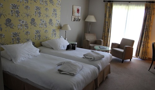 Habitación superior con 1 cama doble o 2 individuales