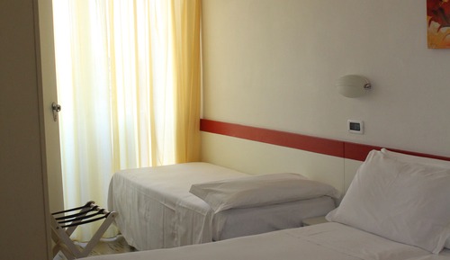 Habitación económica con 1 cama doble o 2 individuales