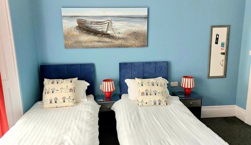 Habitación superior con 2 camas individuales