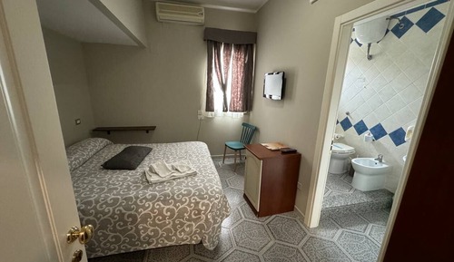 Habitación económica con 1 cama doble o 2 individuales