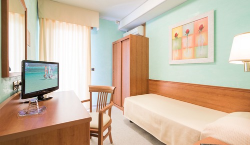 Habitación individual superior, vistas al jardín