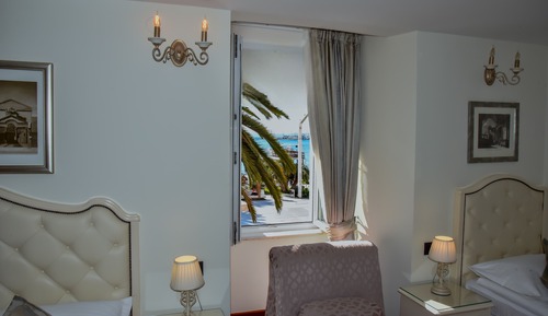 Habitación triple superior, vistas al mar