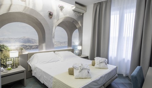 Habitación doble, balcón, vistas al puerto