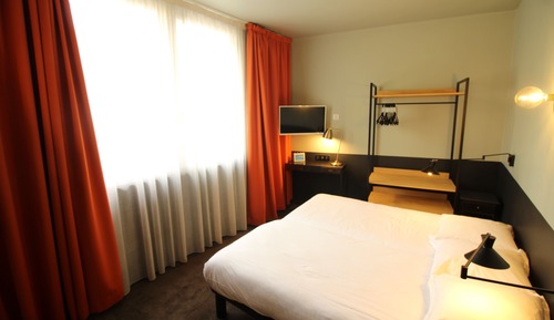 Habitación Confort con 1 cama doble o 2 individuales