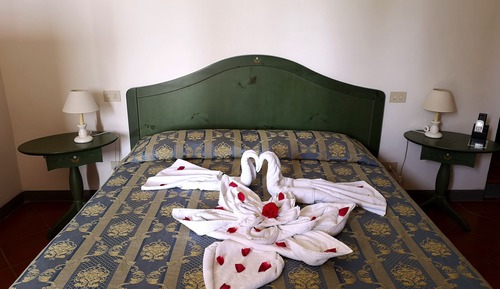 Estudio familiar, 1 habitación, cocina básica, planta baja