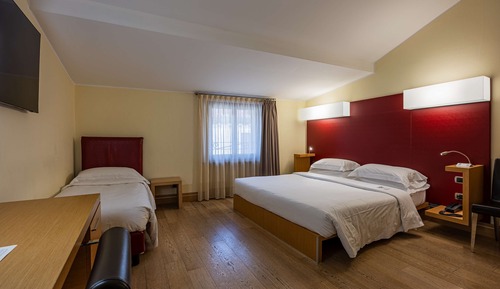 Habitación superior, 1 cama de matrimonio grande (with Sofabed)