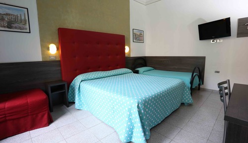 Habitación Deluxe con 1 cama doble o 2 individuales, baño privado