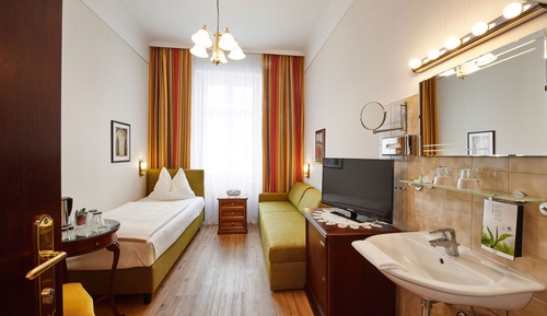 Habitación económica con 2 camas individuales, baño compartido