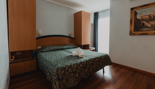 Habitación económica con 1 cama doble o 2 individuales