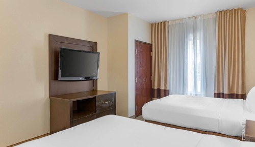 Habitación básica doble, varias camas, accesible para personas con discapacidad (Bathtub)