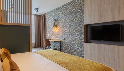 Deluxe Junior Suite, 1 King Bed with Sofa bed