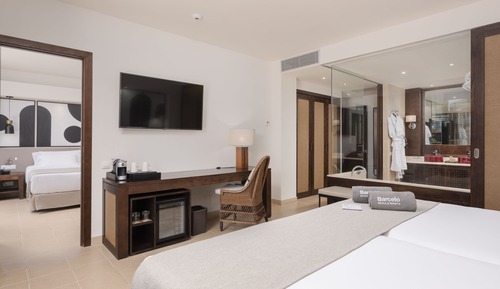 Habitación (2 con rooms, 3 adults + 1 child)