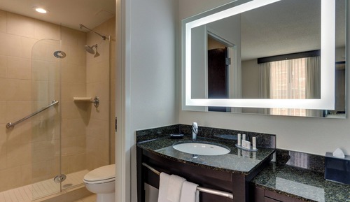 Estudio, varias camas (Mobility/Hearing Access, Transf Shwr)