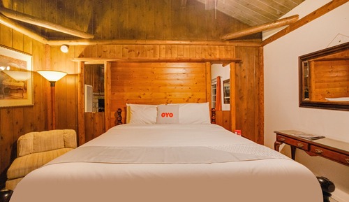 Habitación, 1 cama de matrimonio grande, chimenea, vistas a la montaña