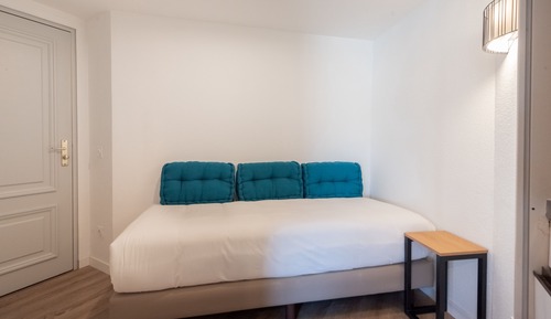 Estudio para 3 personas, balcón