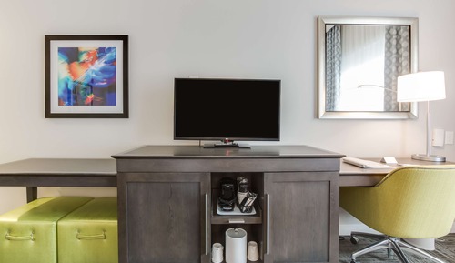 Habitación, 1 cama de matrimonio grande, accesible para personas con discapacidad (Roll In Shower)