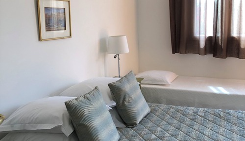 Habitación Confort doble, 1 habitación, ducha adaptada, frigorífico