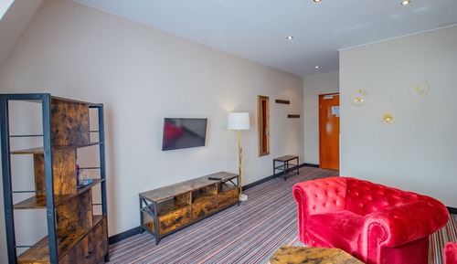 Lake View Jacuzzi Suite