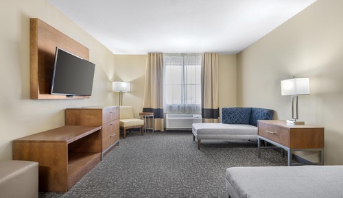 Suite, 1 cama de matrimonio grande, accesible para personas con discapacidad, bañera (Larger Room)