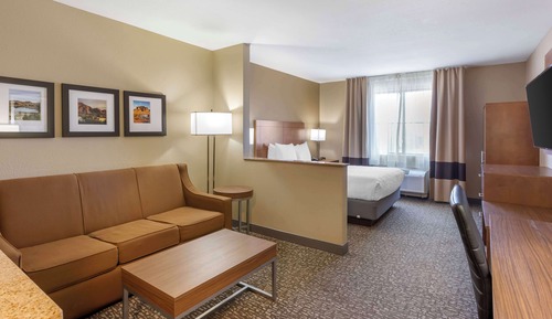 Suite, 1 cama de matrimonio, accesible para personas con discapacidad, bañera (with Sofabed)