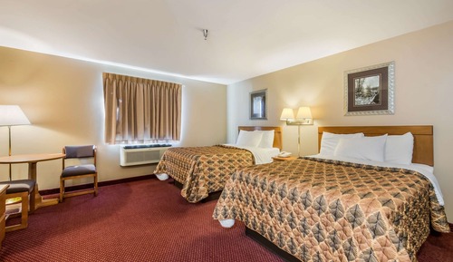 Habitación estándar, 2 camas dobles, no fumadores (No Pets Allowed)