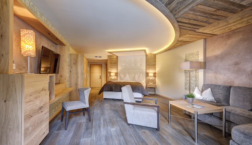 Habitación clásica doble, 1 cama de matrimonio grande con sofá cama, no fumadores, vistas al patio