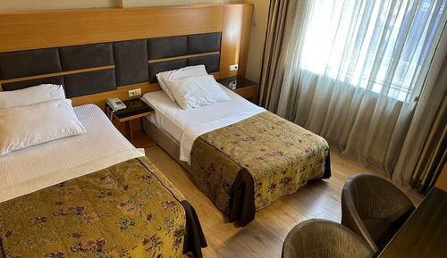 Habitación básica con 1 cama doble o 2 individuales, vistas al complejo turístico