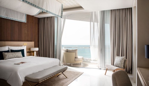Suite (Abu Dhabi)
