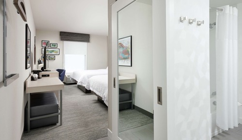 Habitación, 2 camas de matrimonio, frigorífico y microondas