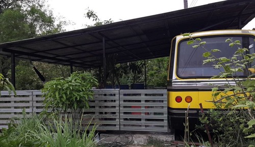 Bus House with Shared Bathroom