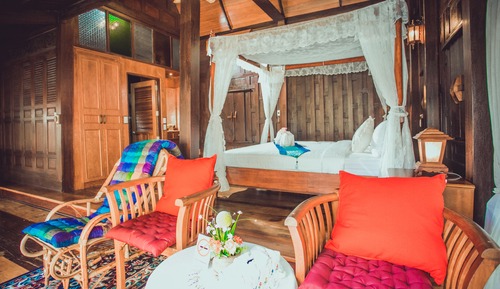 Junior Double Bed With Shared Pool