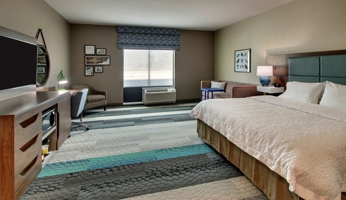 Habitación, 1 cama de matrimonio grande (Roll-in Shower, Mobility & Hearing)