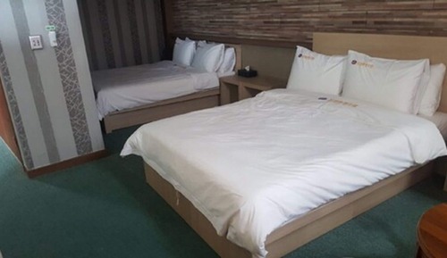 Suite Royal (for 4, 2 Double Beds)