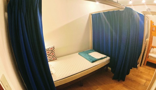 Dormitorio compartido básico, no fumadores