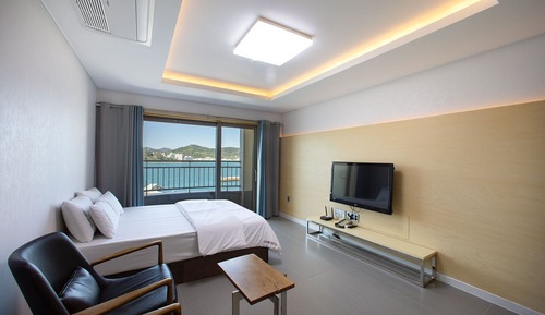 Habitación Deluxe doble, 1 cama de matrimonio, no fumadores (Extra person fee 10000 KRW upon C/I)