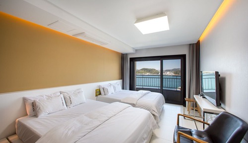 Habitación Deluxe con 2 camas individuales (Extra person fee 10000 KRW upon C/I)