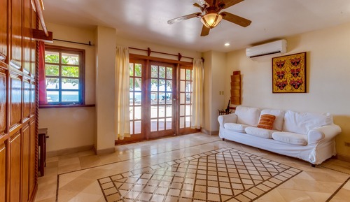 1 Bedroom Beachfront Suites