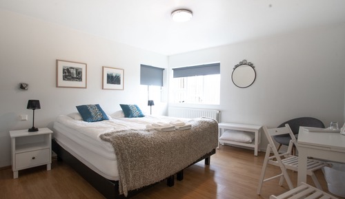 Habitación con 1 cama doble o 2 individuales, baño compartido