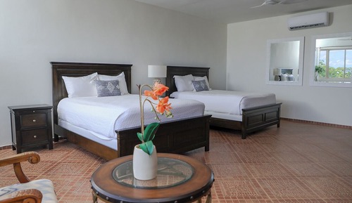 Habitación cuádruple, 2 camas de matrimonio, no fumadores, vistas a la playa