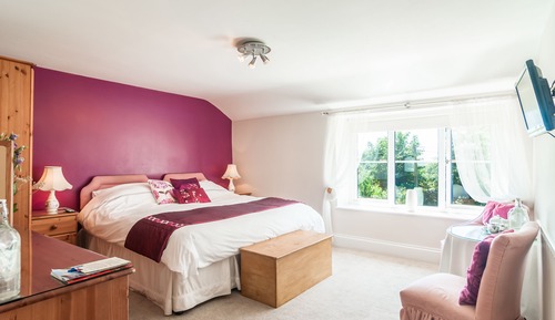 Habitación con 1 cama doble o 2 individuales, baño compartido