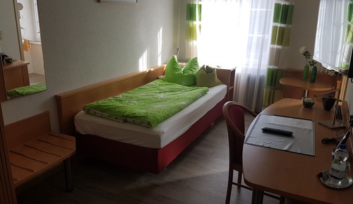 Habitación individual económica, baño privado (OG 2 OG 1)