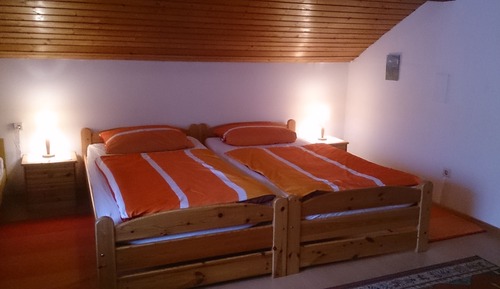 Habitación triple, vistas al jardín