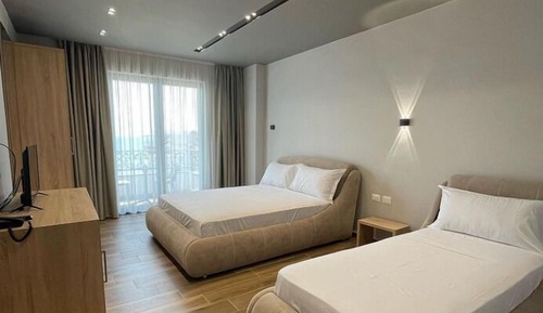 Habitación triple estándar, balcón