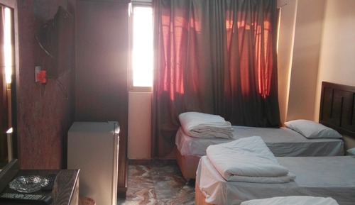 Habitación triple, baño privado