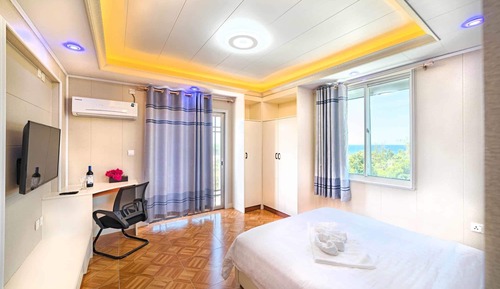 West End View Suite